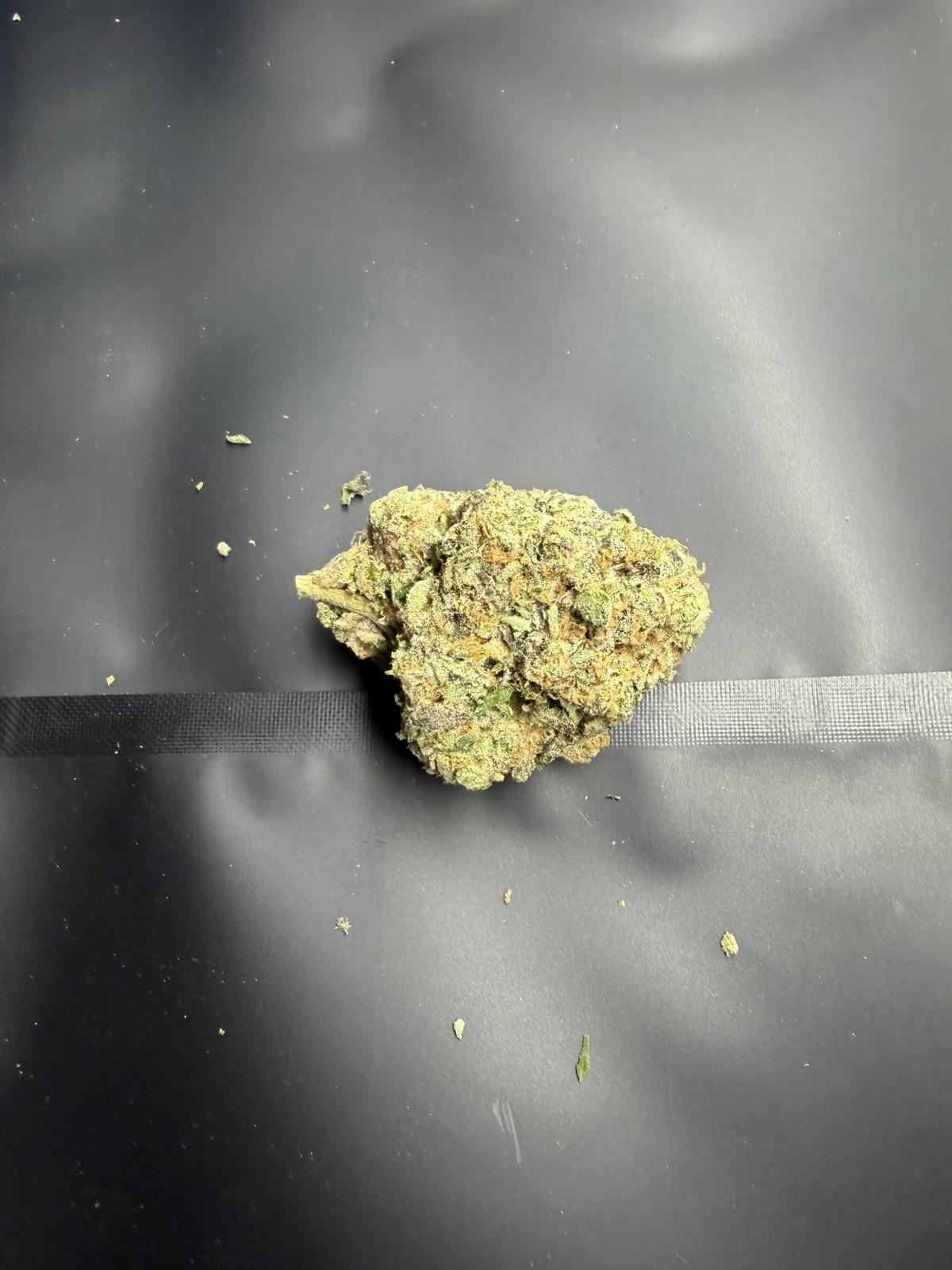 Flor Amnezia Kush SmokeKings